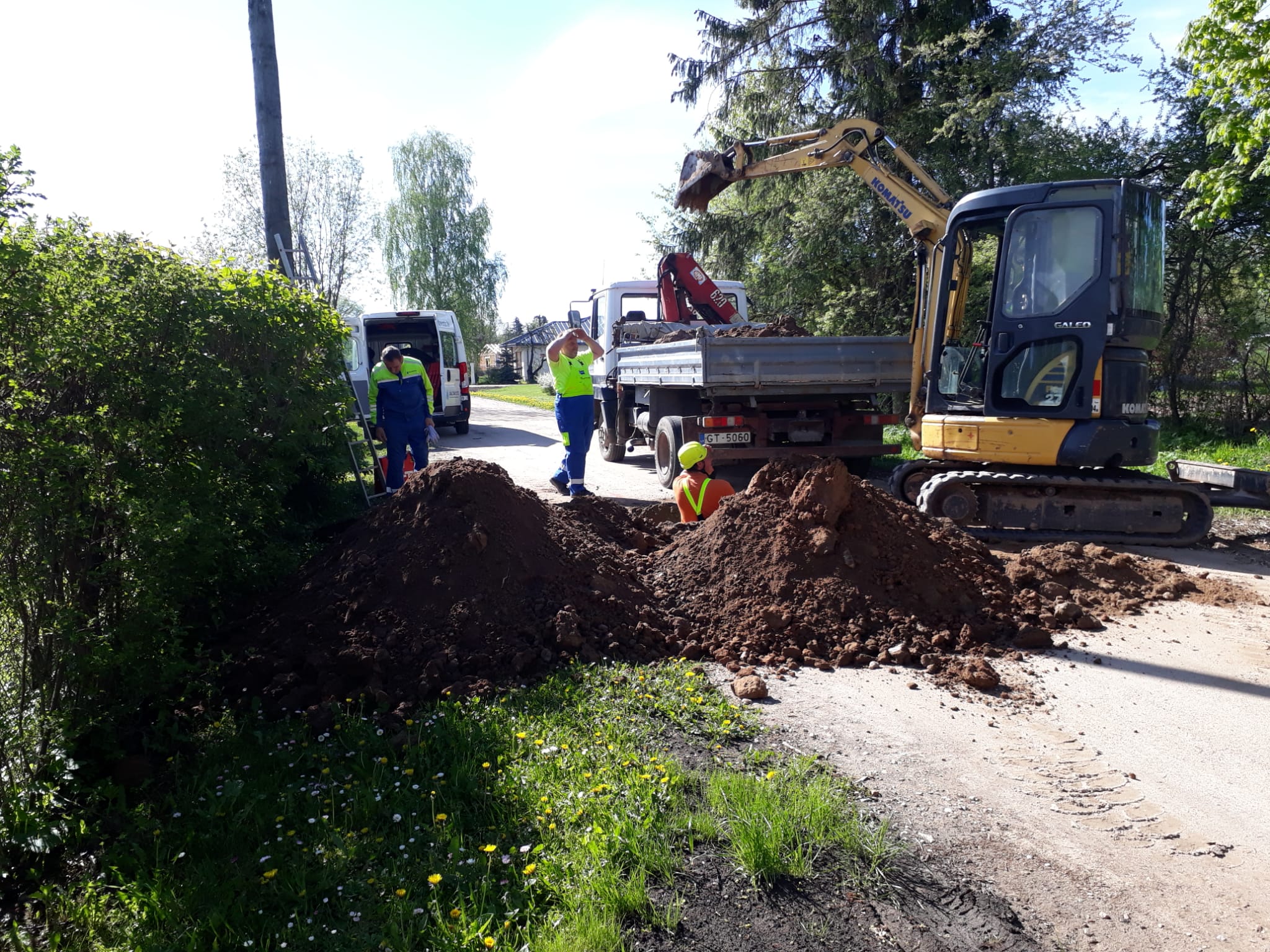 densvadu pievadu un kanalizcijas atzaru izbve Prsiea iel, Siguld