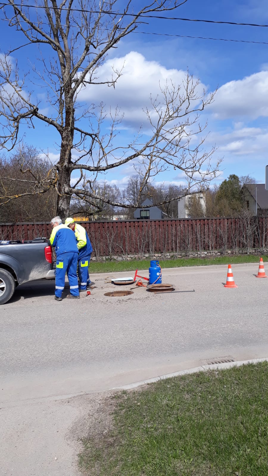 Aku vāku līmēšana Krišjāņa Barona ielā Siguldā