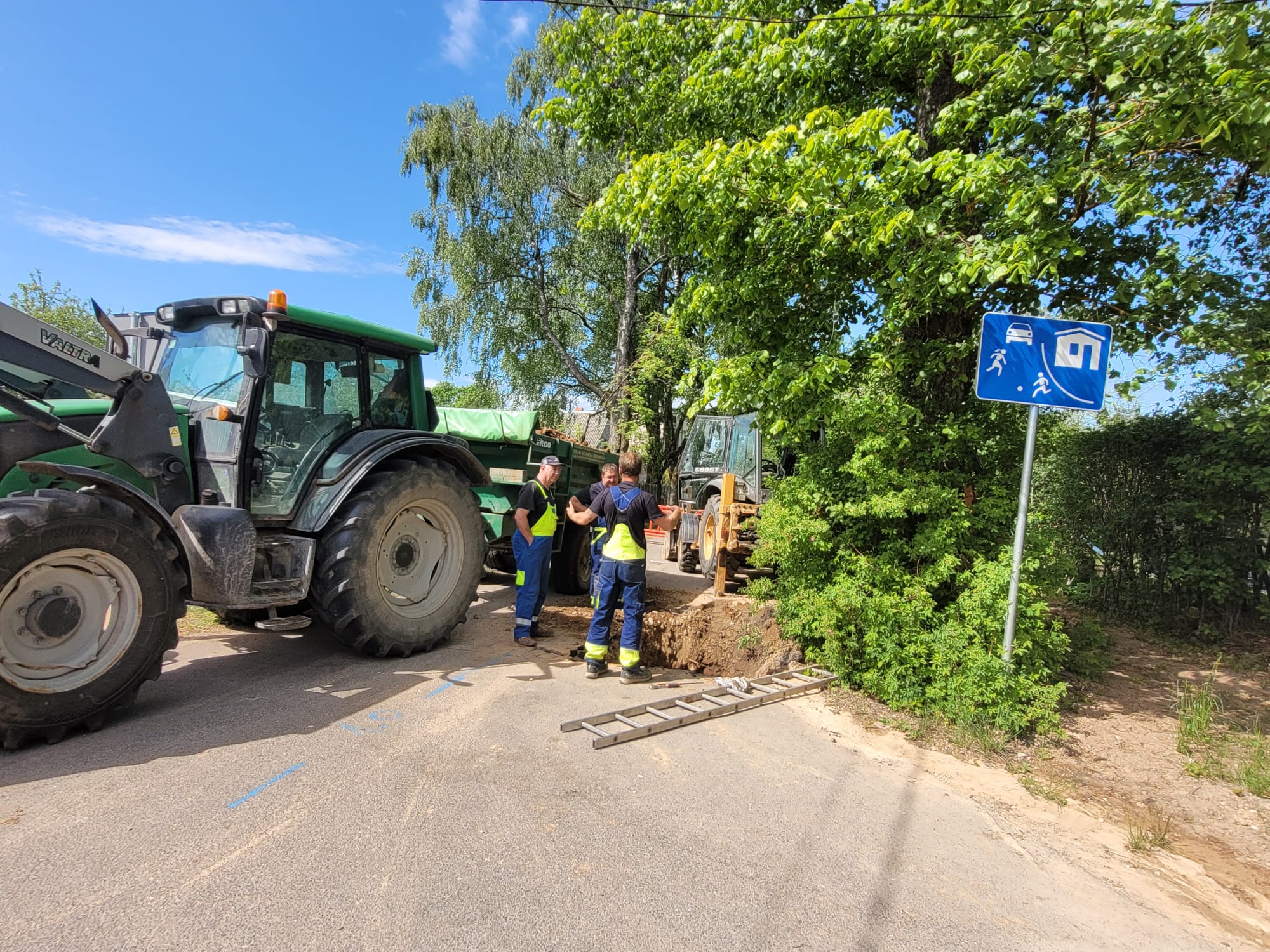 Ūdensvada avārijas novēršanan Bērzu ielā, Siguldā