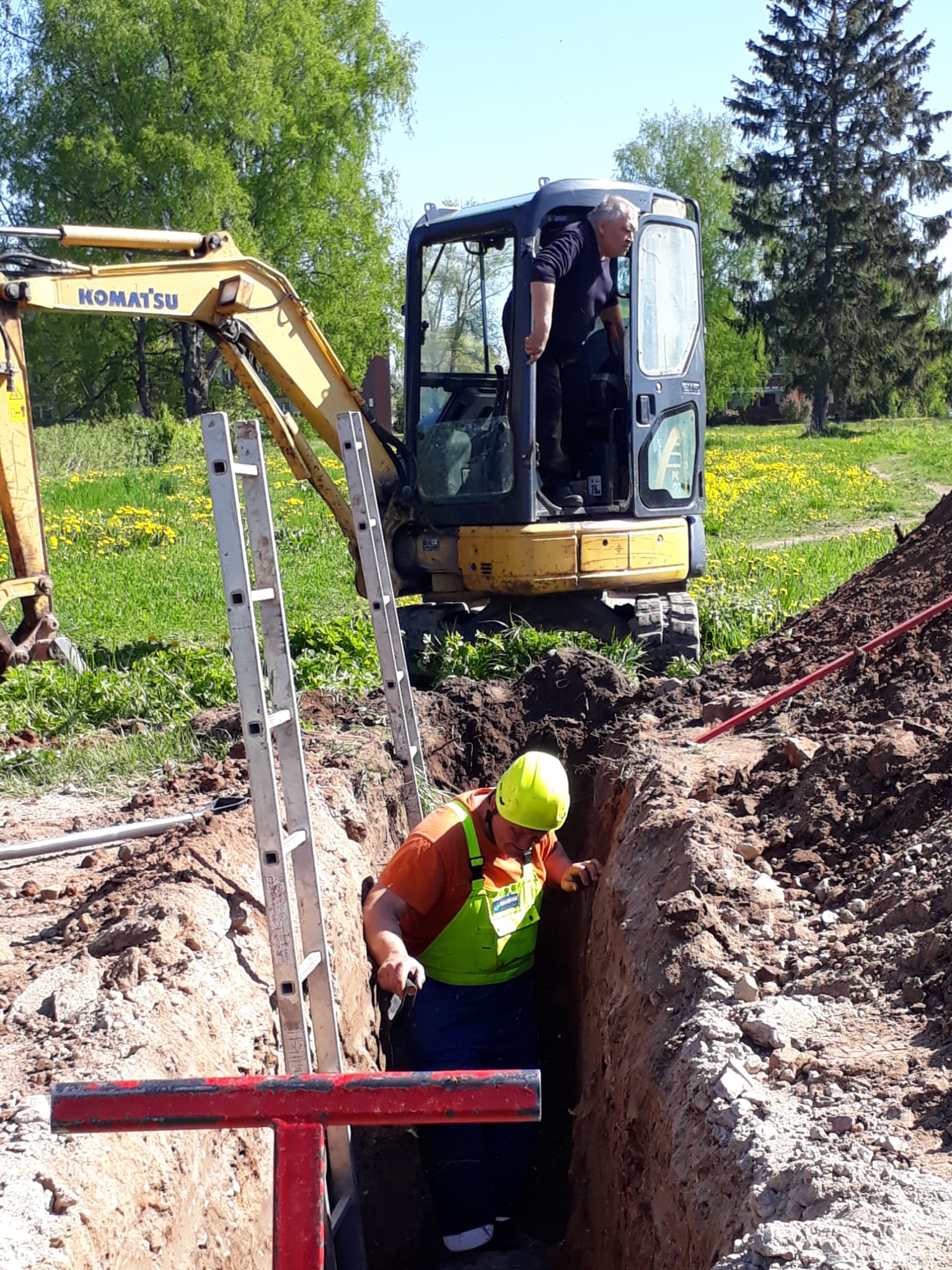 densvadu pievadu un kanalizcijas atzaru izbve Prsiea iel, Siguld